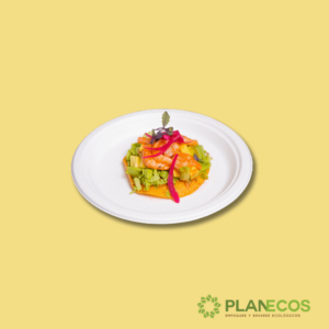 Plato redondo plano 6" de bagazo apilado con otros platos, mostrando su capacidad de almacenamiento y facilidad de manejo.